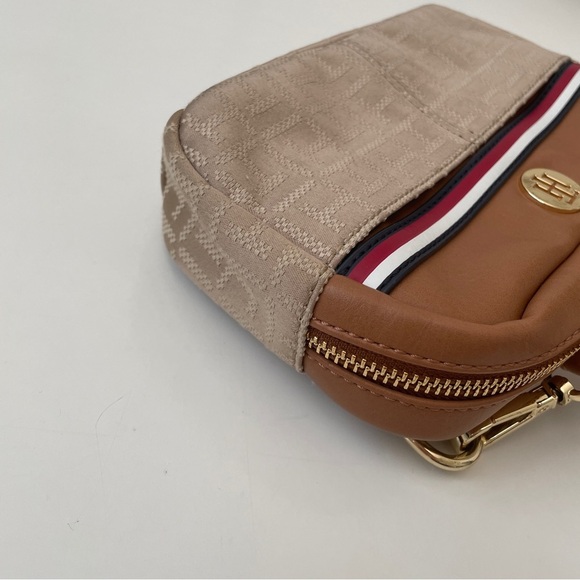 Tommy Hilfiger Logo Signature Convertible Belt Bag Tan Mini Crossbody - Picture 5 of 15
